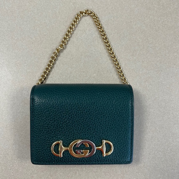 GUCCI Grainy Leather Zumi Chain Wallet - Dark Green - Like New!
